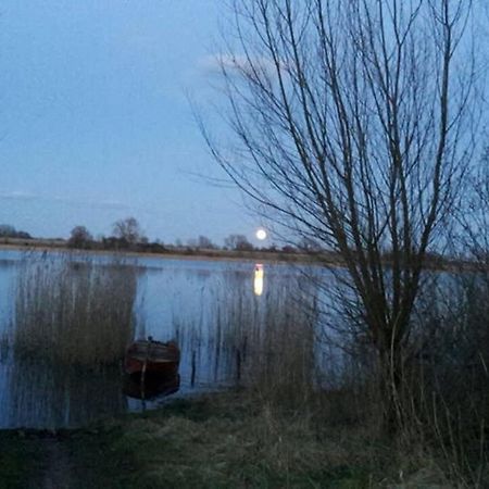 Entspannen Im Dorf Am See Zahren Buitenkant foto
