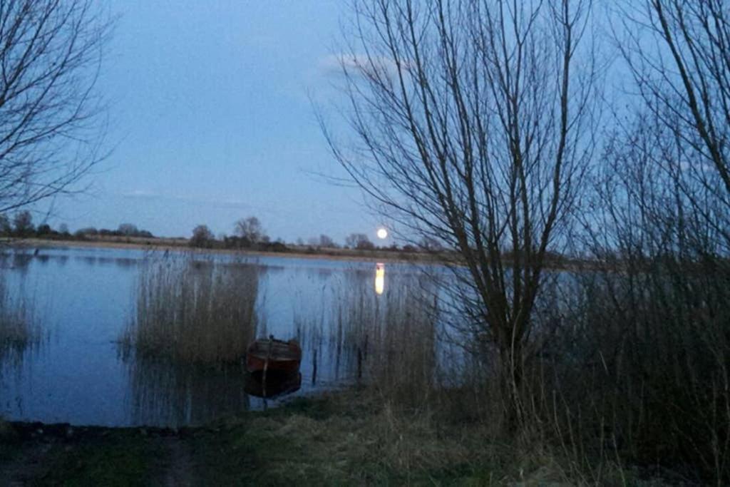 Entspannen Im Dorf Am See Zahren Buitenkant foto